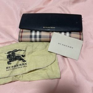 Burberry continental wallet